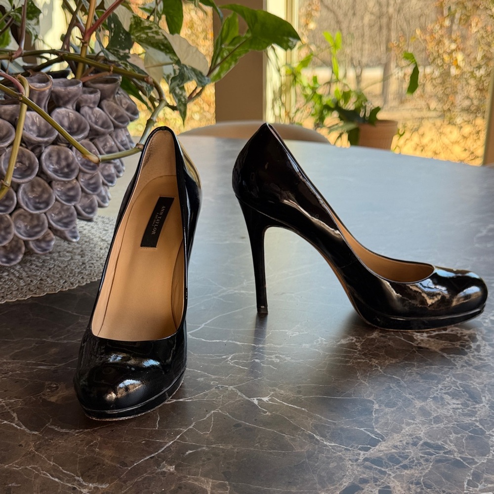 Ann Taylor Glossy Black Heels